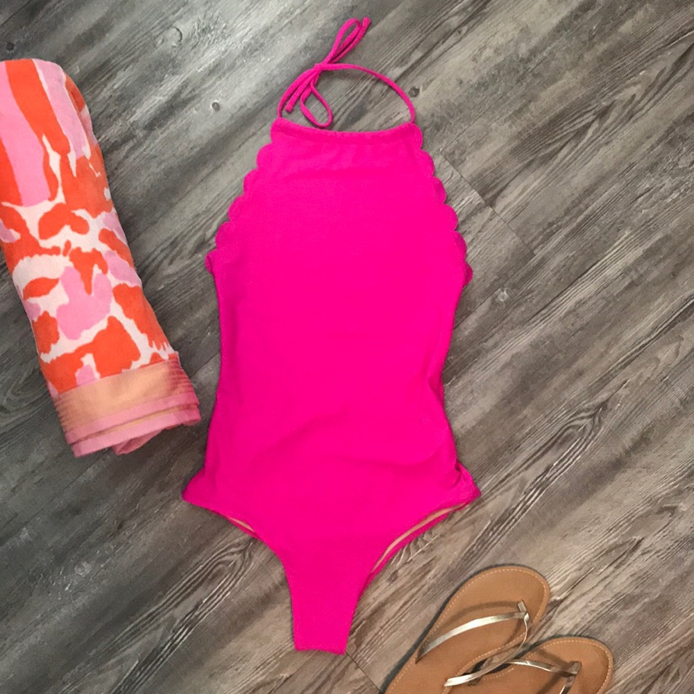 👙Scalloped one piece swimsuit